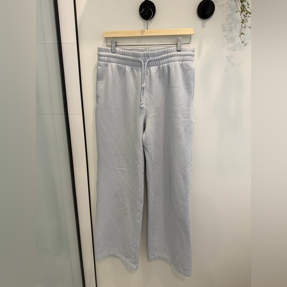 TNA baby blue Joggers size L never worn!